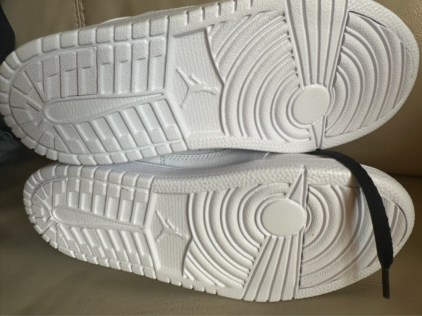 Jordan Jumpman Air 1 Mid Shoes - photo 3