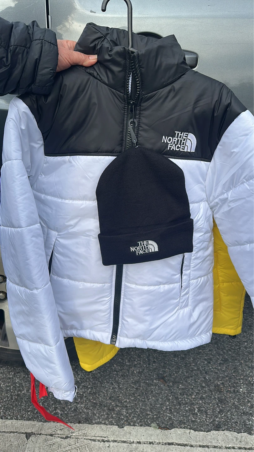 The North Face Puffer Jacket with Beanie - photo 4