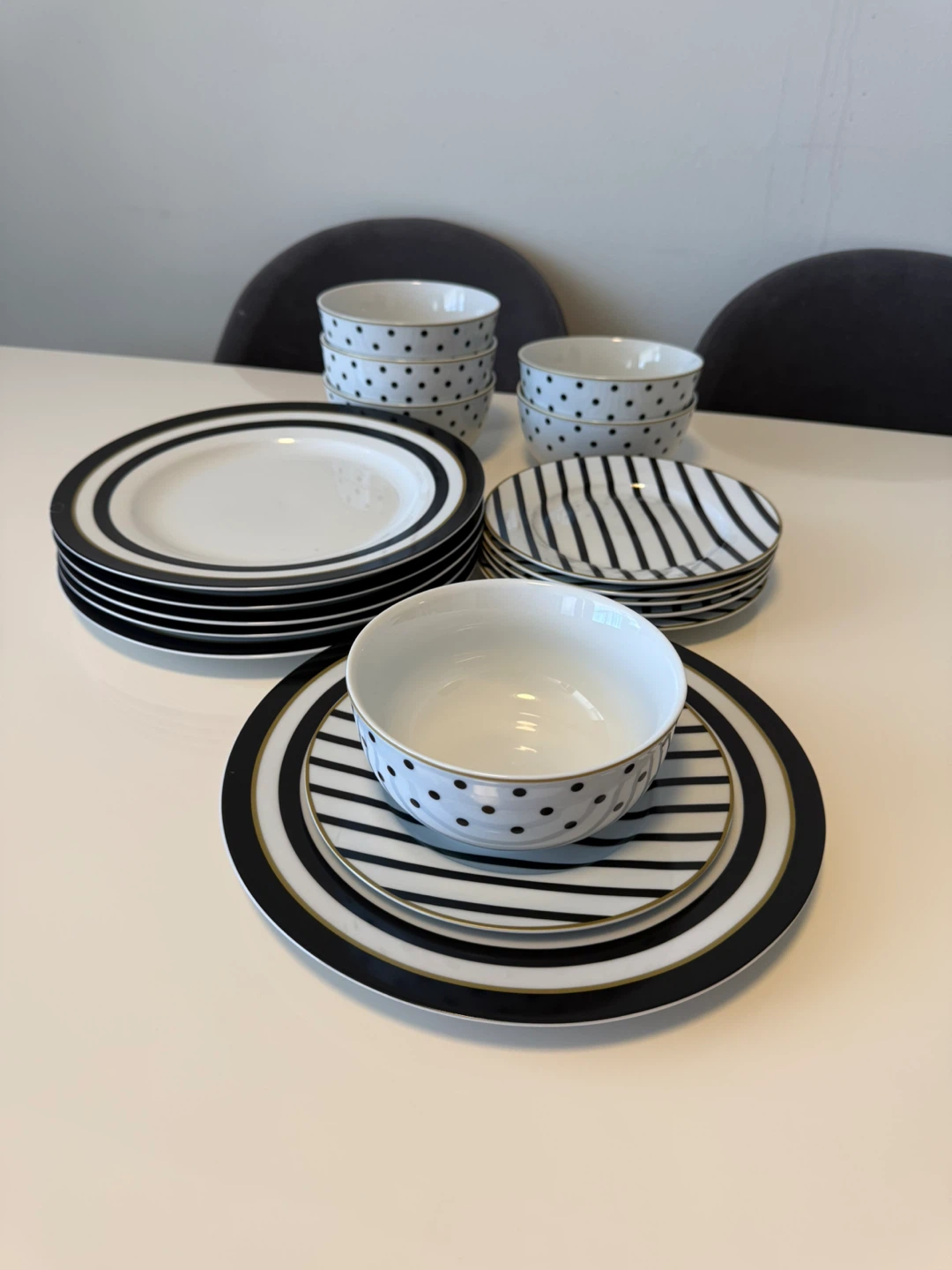 Black and White Dinnerware Set - Plates and Bowls