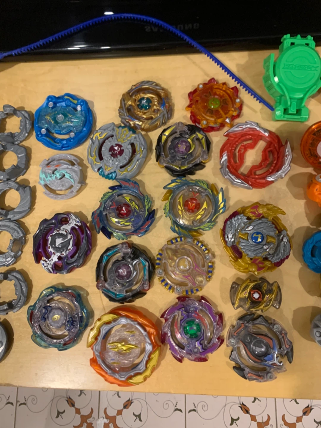 Beyblade lot bundle - photo 4