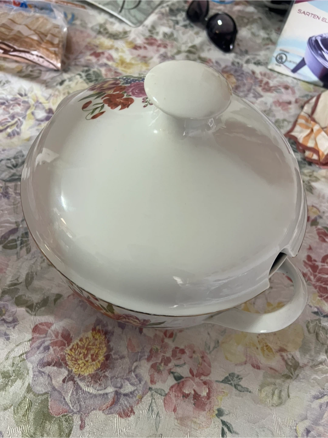 White Ceramic Soup Tureen with Floral Design - photo 2