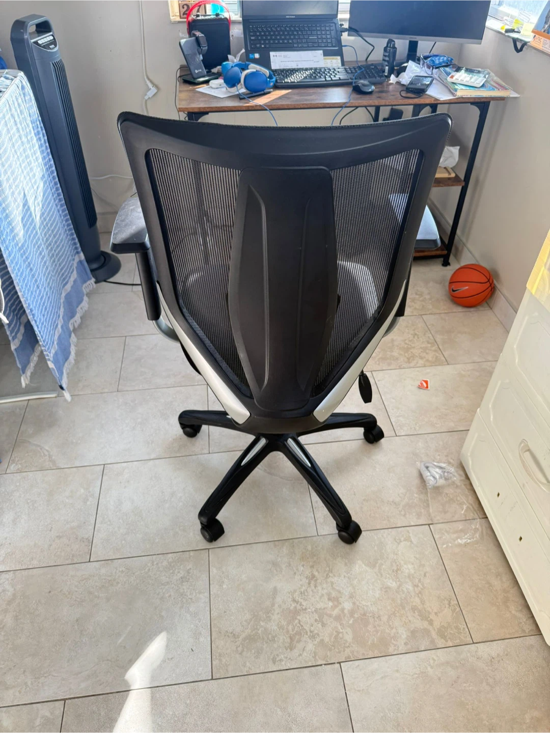 Black Mesh Office Chair - photo 4