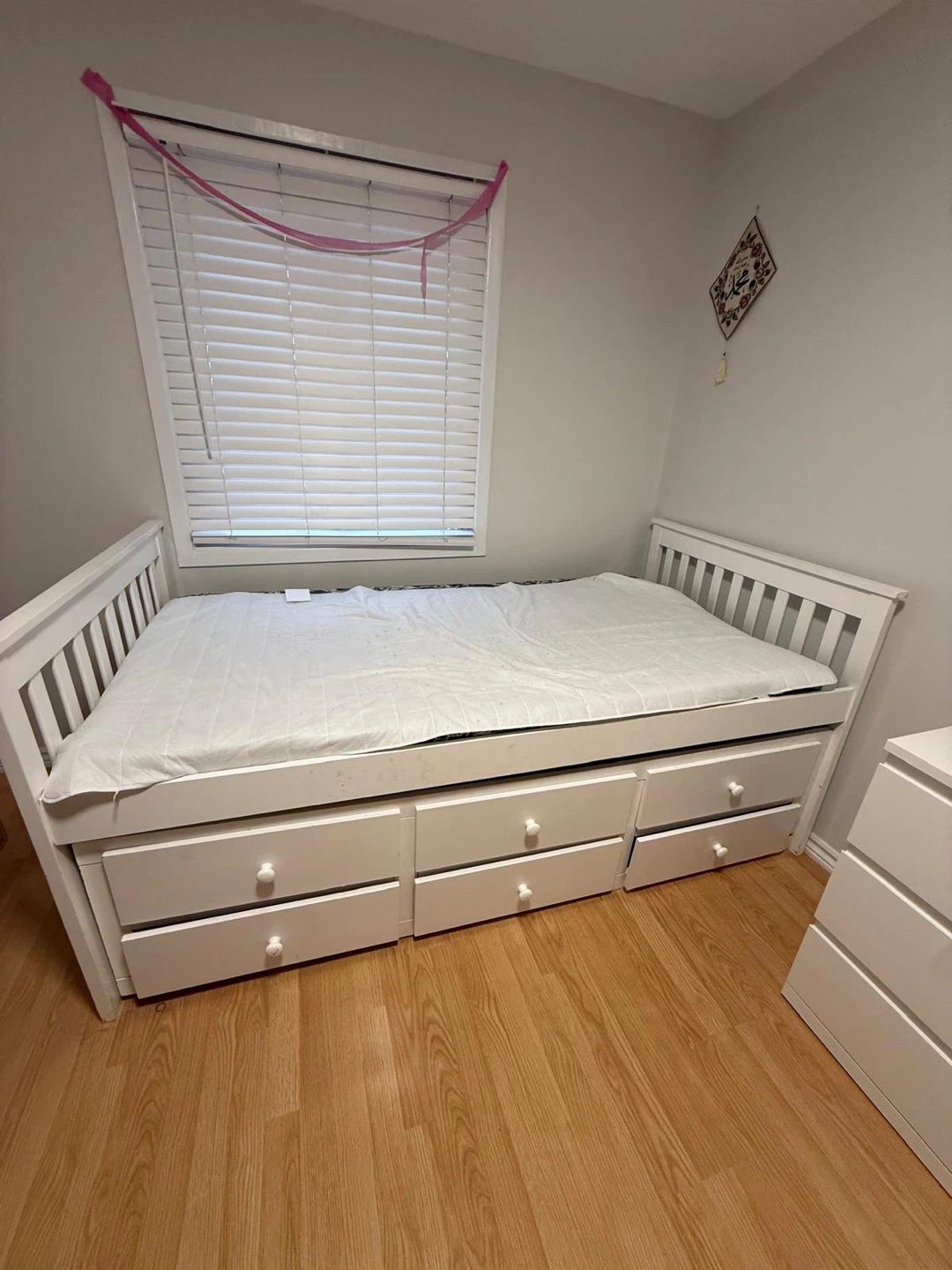 White Twin Bed Frame with Drawers🥕