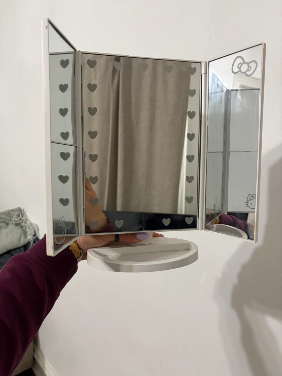 Impressions Hello Kitty Lighted Makeup Mirror - photo 2