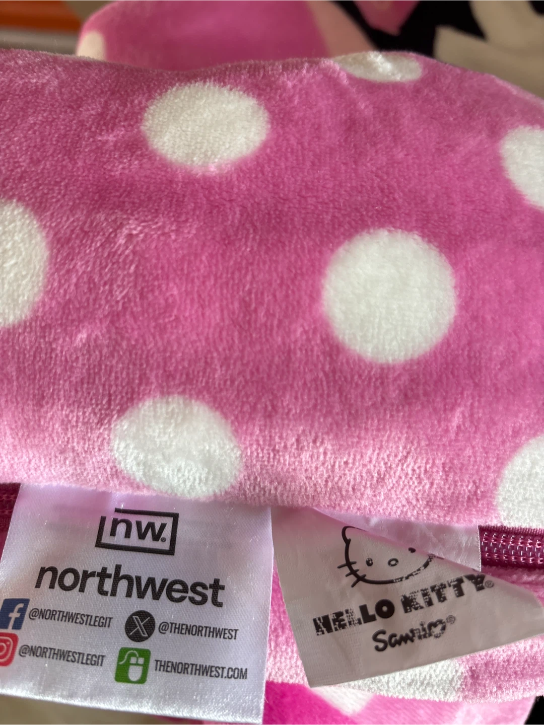 NWOT Hello Kitty Plush sleeping bag - photo 3