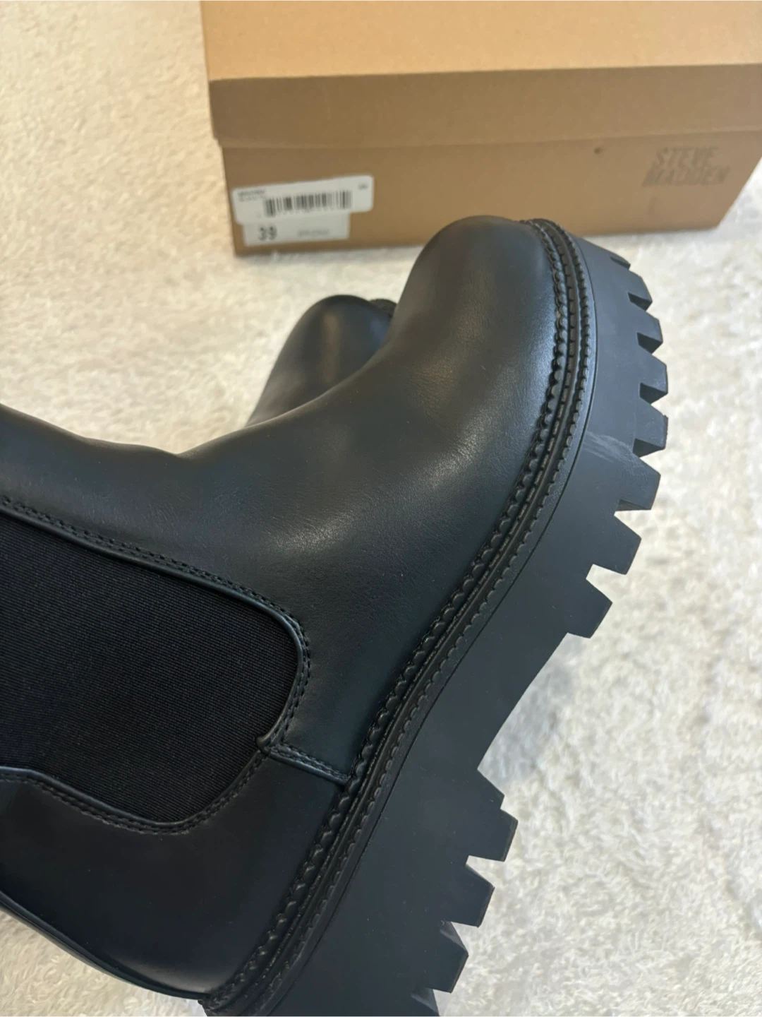 Steve Madden Black Chunky Platform Chelsea Boots Size 39 - photo 3