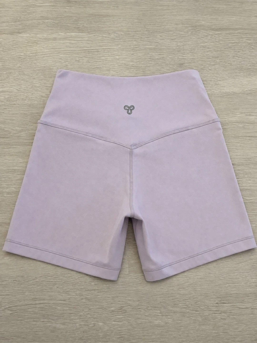 Aritzia Golden Biker Shorts Size 6 - photo 2