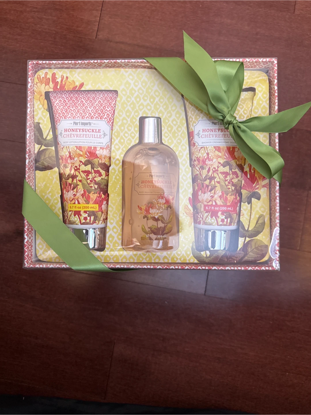 Pier 1 Imports Honeysuckle Gift Set