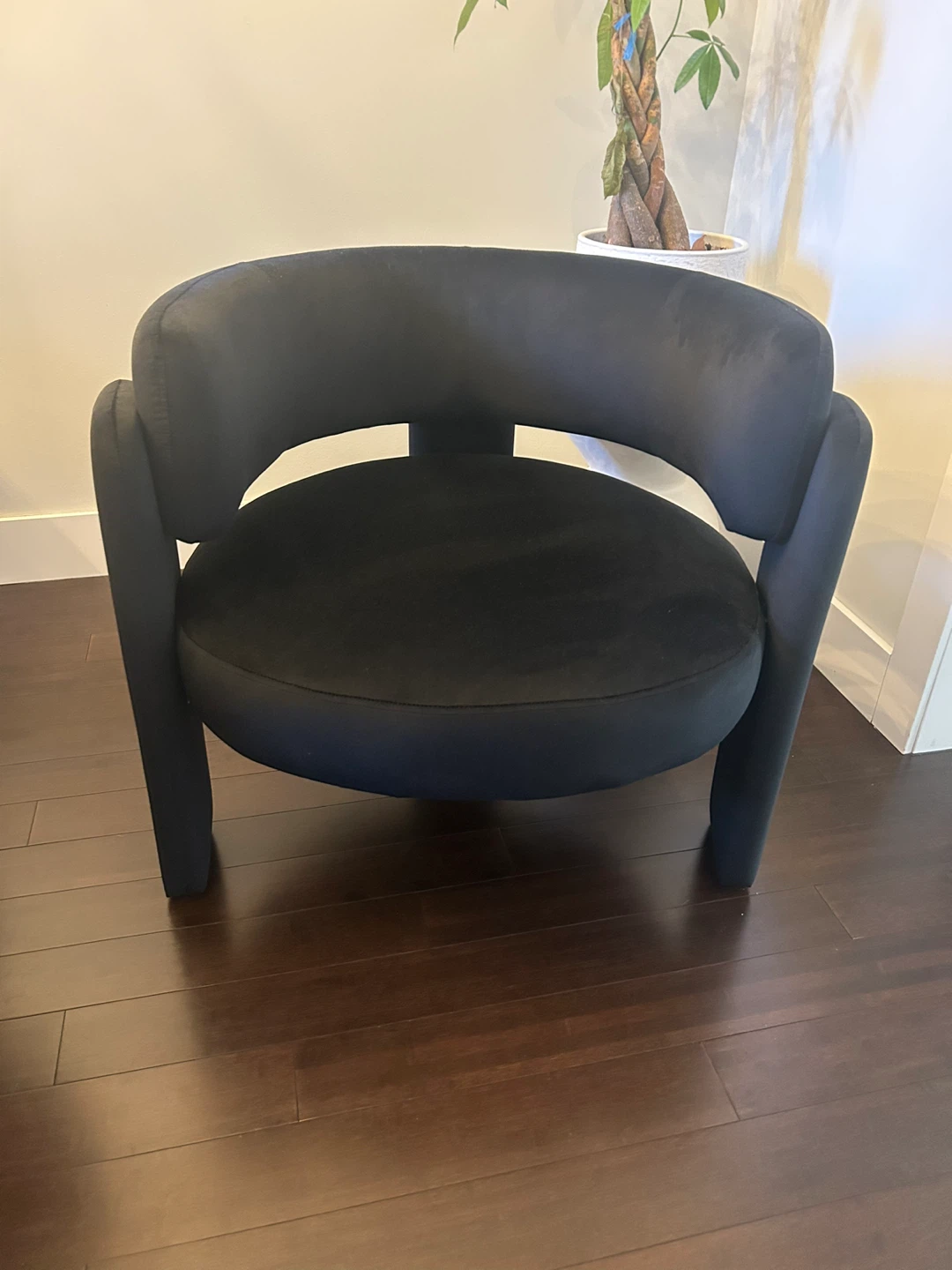 Black Velvet Accent Chair - photo 2