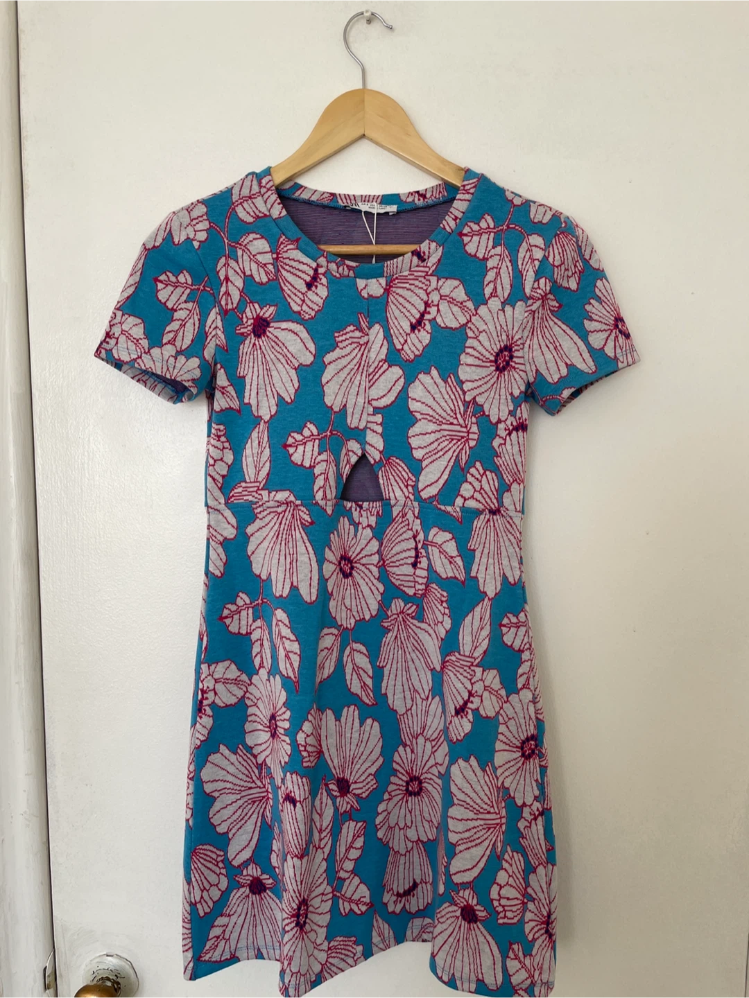 Zara NWT Blue floral mini dress with cutout
