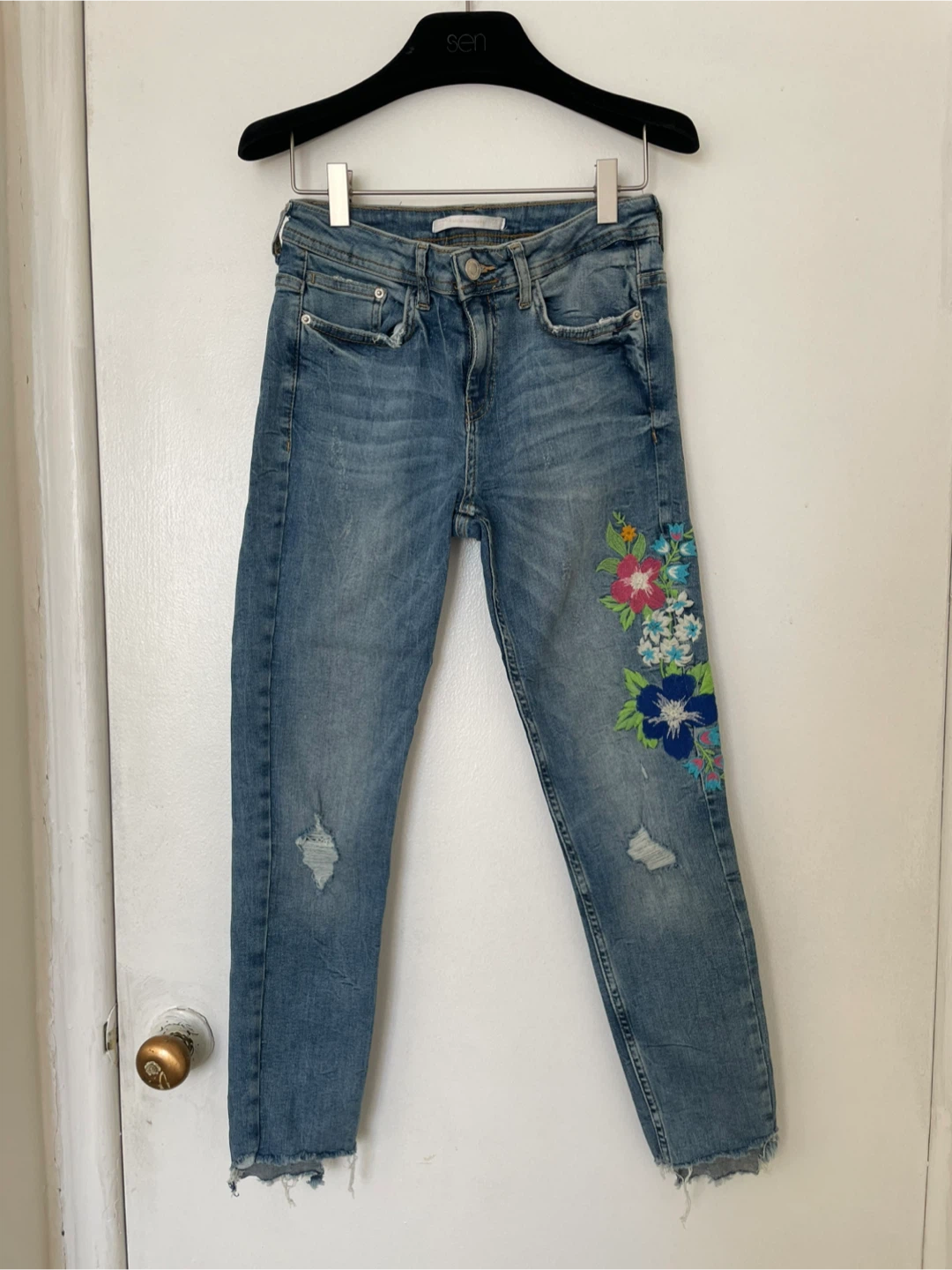 Zara Trafaluc Denimwear Embroidered Jeans - Size 38 EUR / 6 US