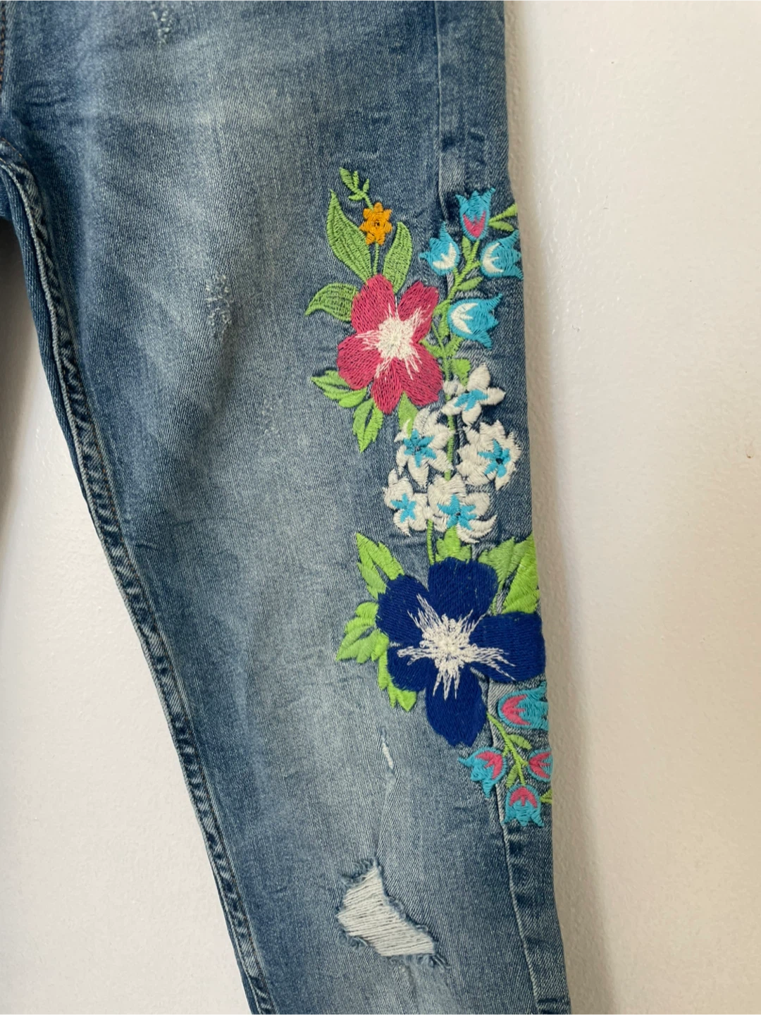 Zara Trafaluc Denimwear Embroidered Jeans - Size 38 EUR / 6 US - photo 2