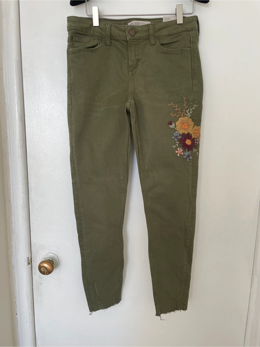 NWT Zara Basic Mid Rise Skinny Jeans Floral Embroidered Size 36