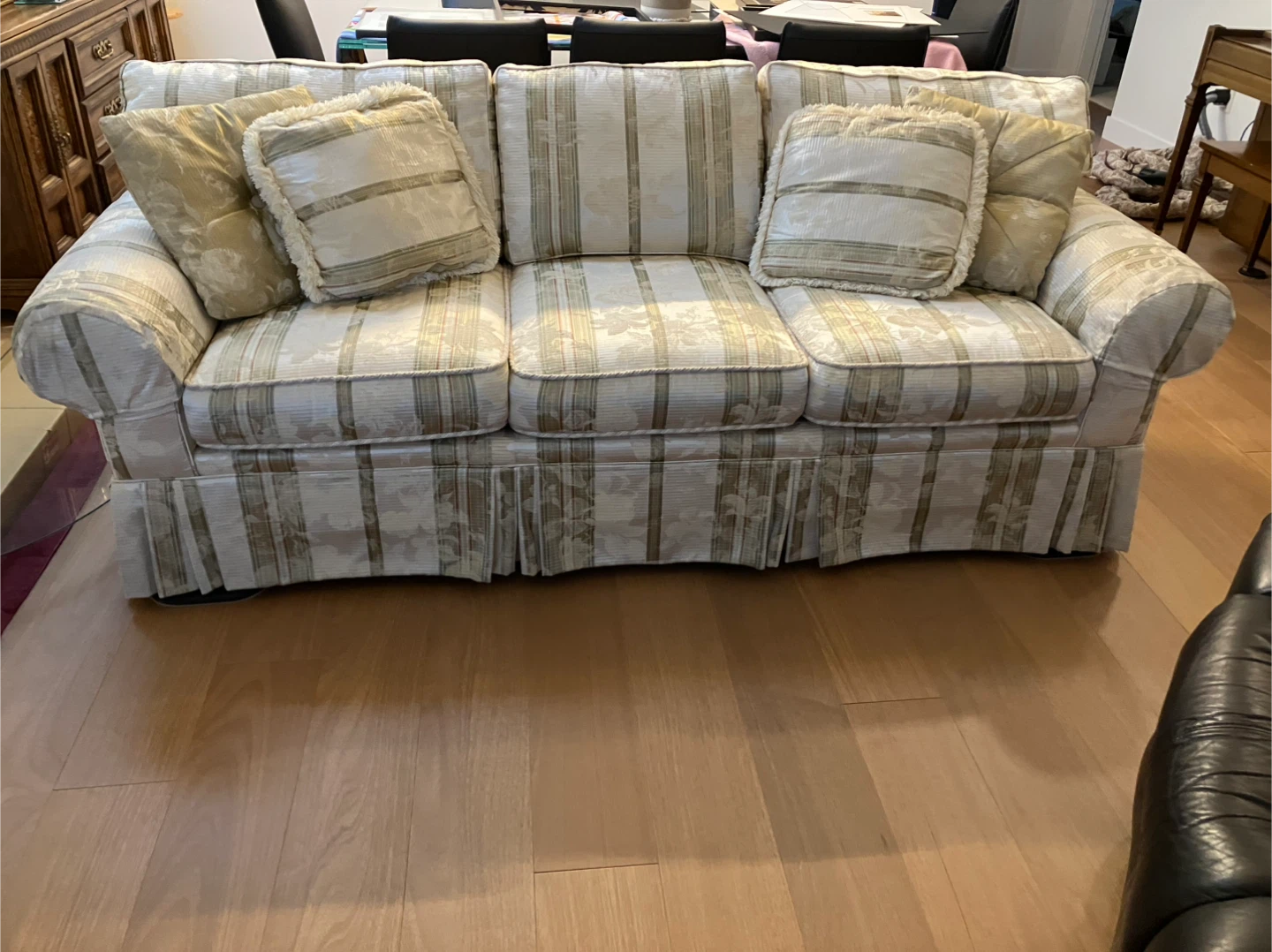 Sofa with Toss Pillows - photo 2