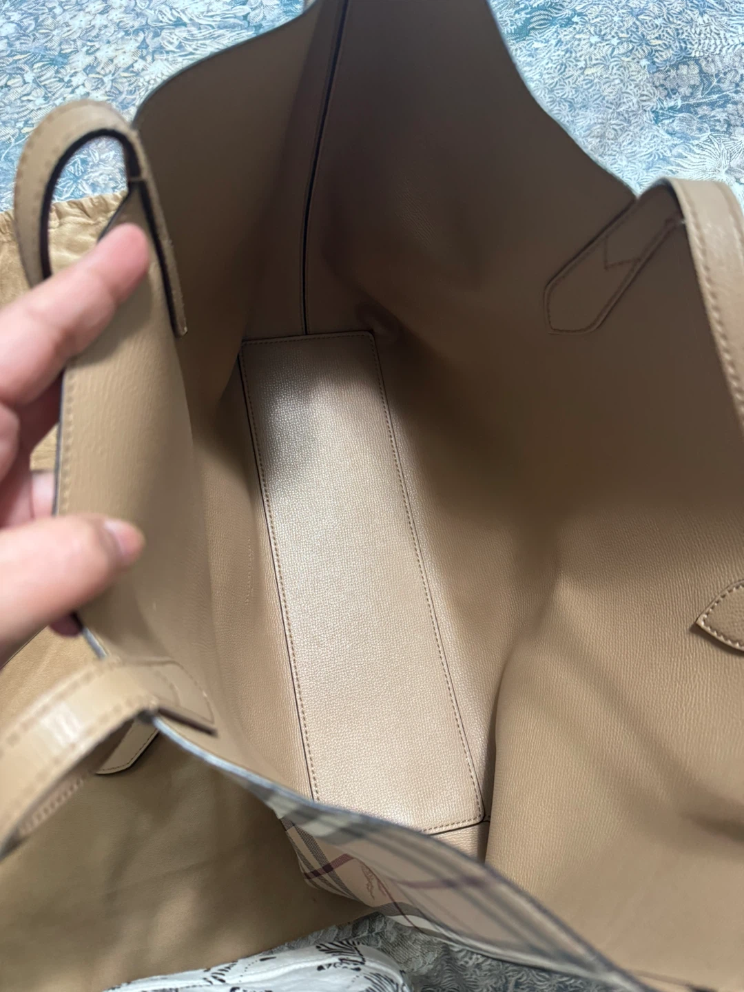 Burberry Tote Bag - photo 2