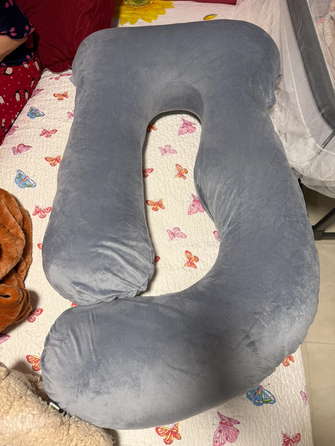 Gray U-Shaped Pregnancy Pillow - photo 2
