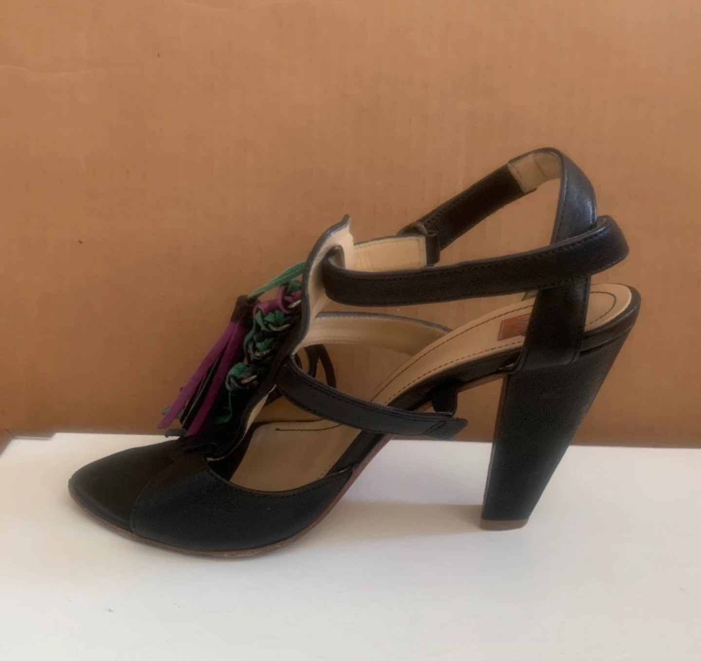 Hugo Boss Black Leather Tassel Heels Size 8 - photo 2
