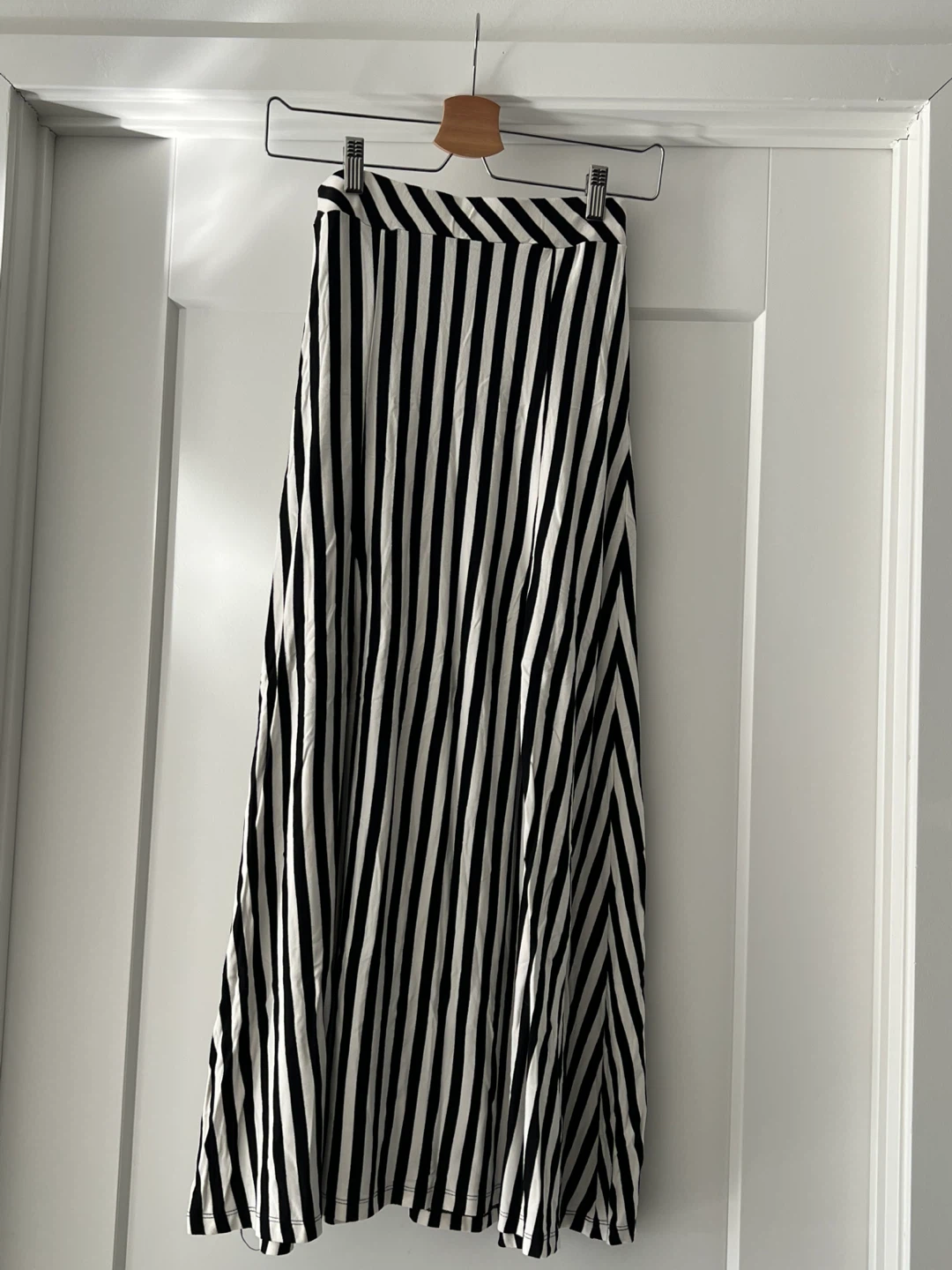 The Tilbury Black and White Striped Maxi Skirt - photo 2