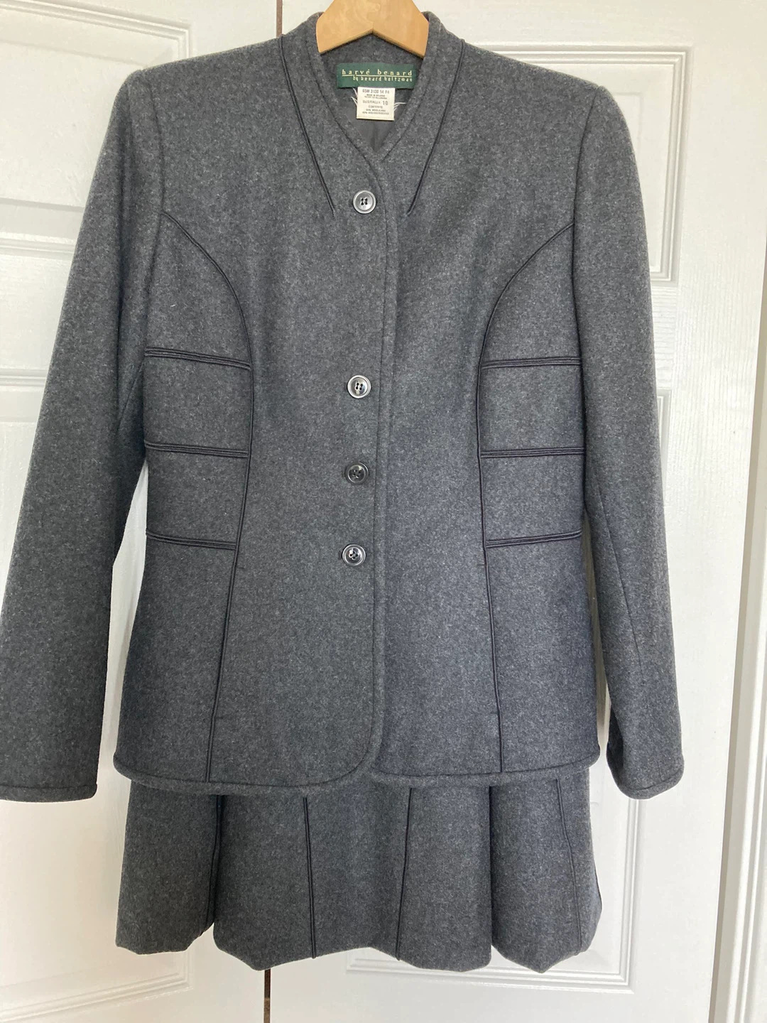 Gorgeous classy wool Suit