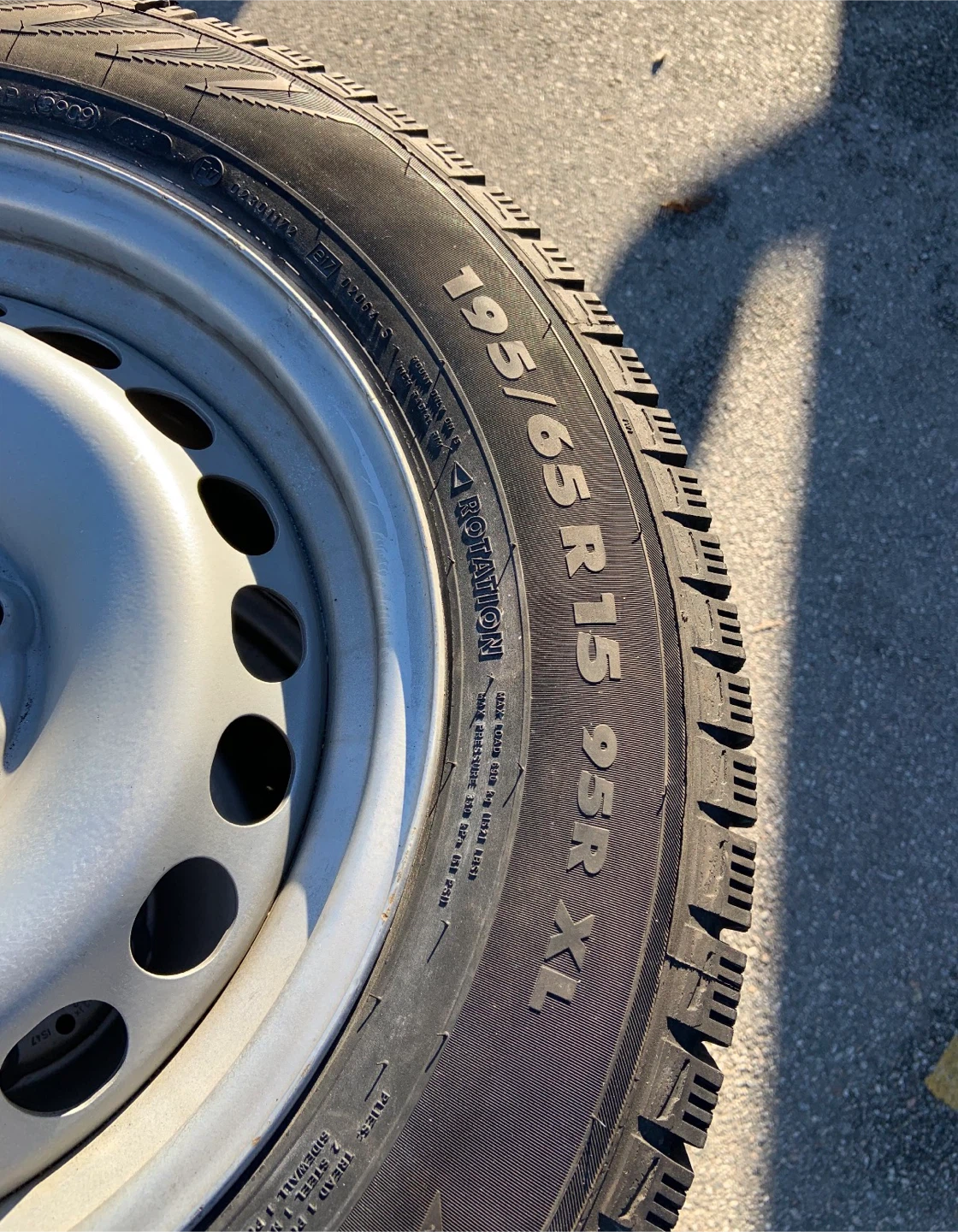 Set of 4 Tires 195/65 R15 95R XL