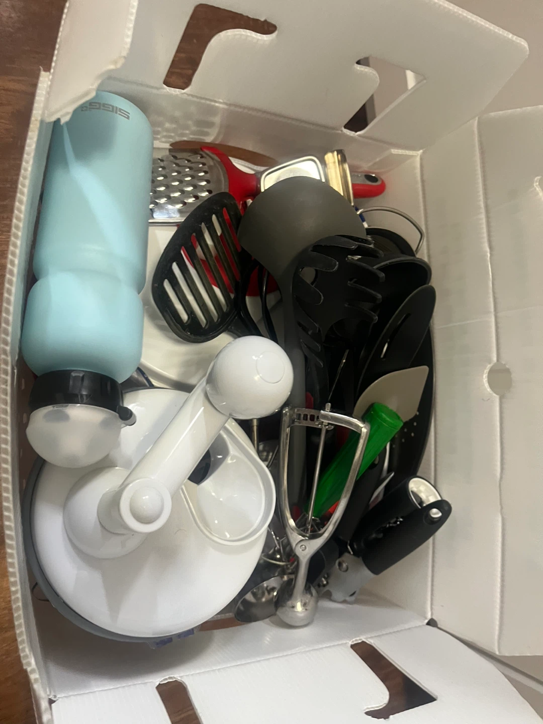 Mixed kitchen items!! Moving sales - photo 2