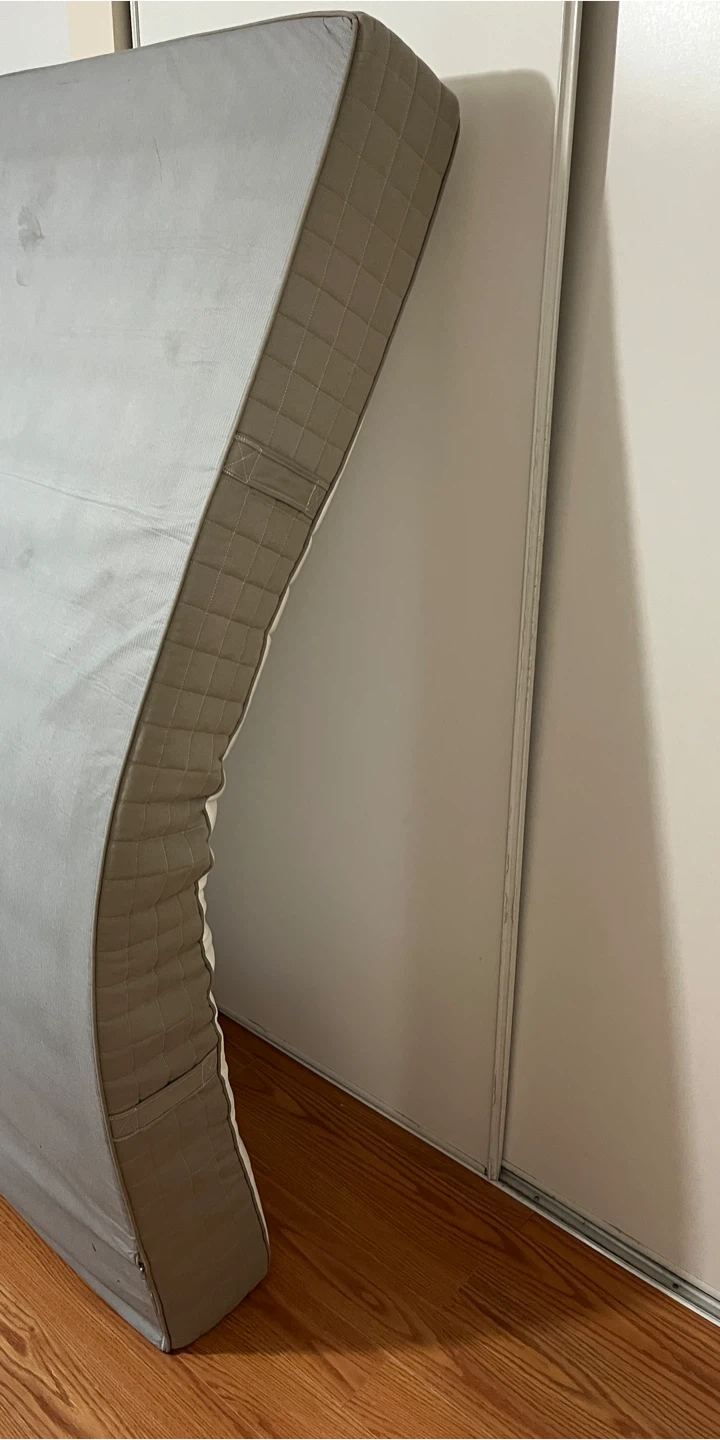 IKEA Queen mattress - photo 3