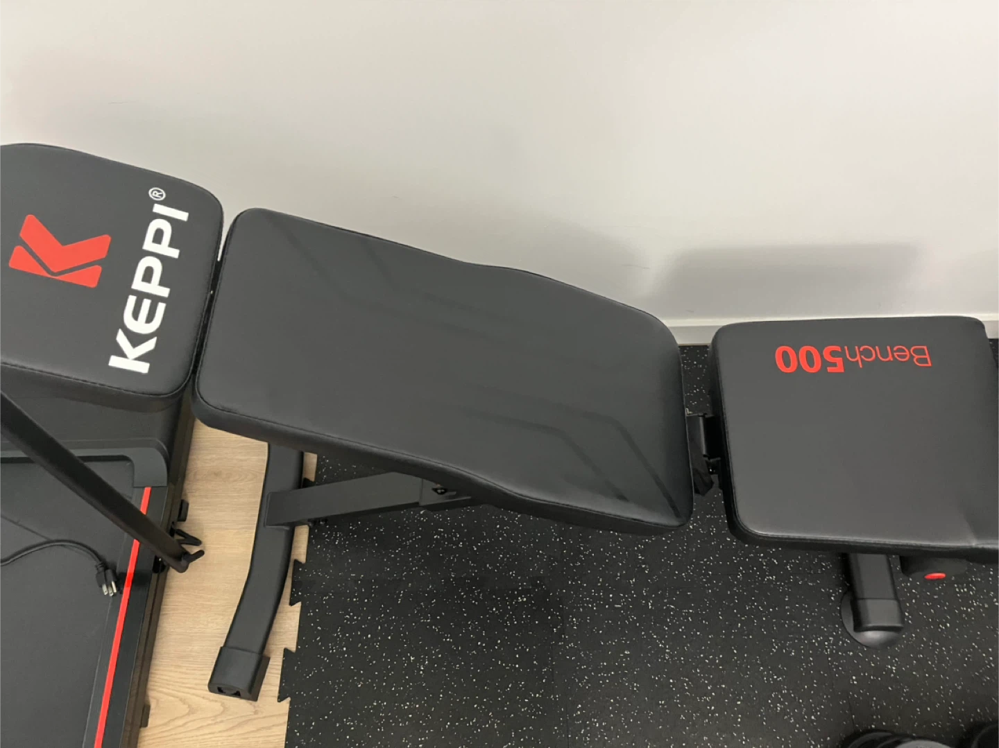 Adjustable Foldable Workout Bench – Excellent Condition - photo 3