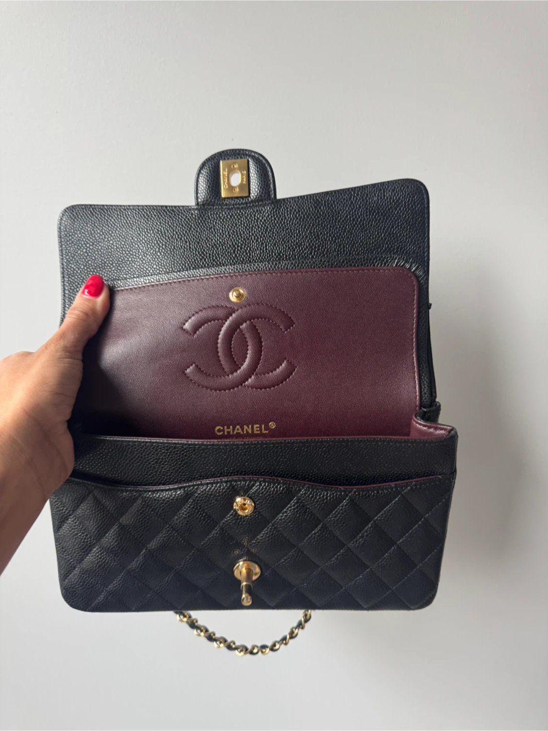 Chanel Classic Flap Handbag - photo 4