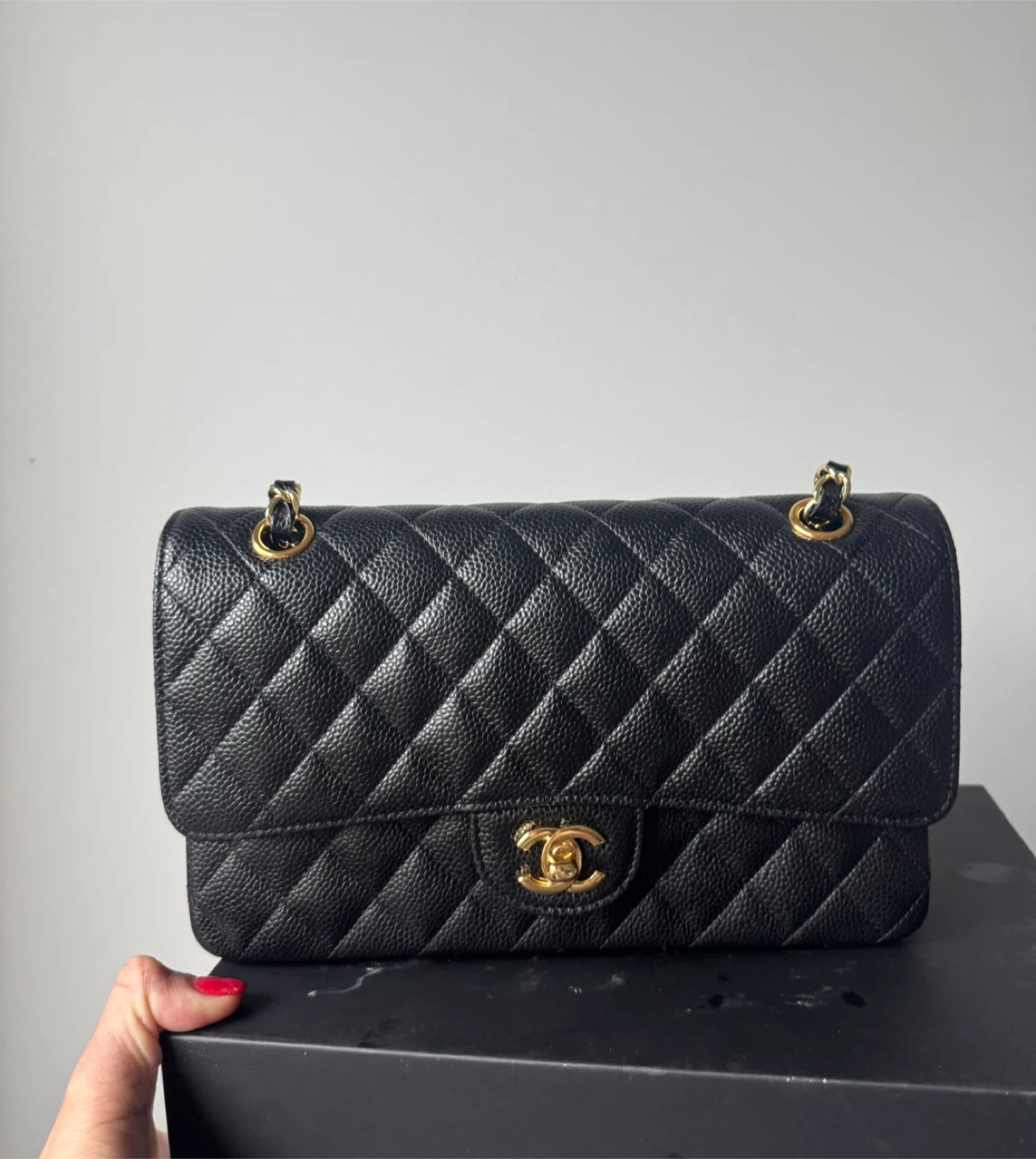 Chanel Classic Flap Handbag - photo 2