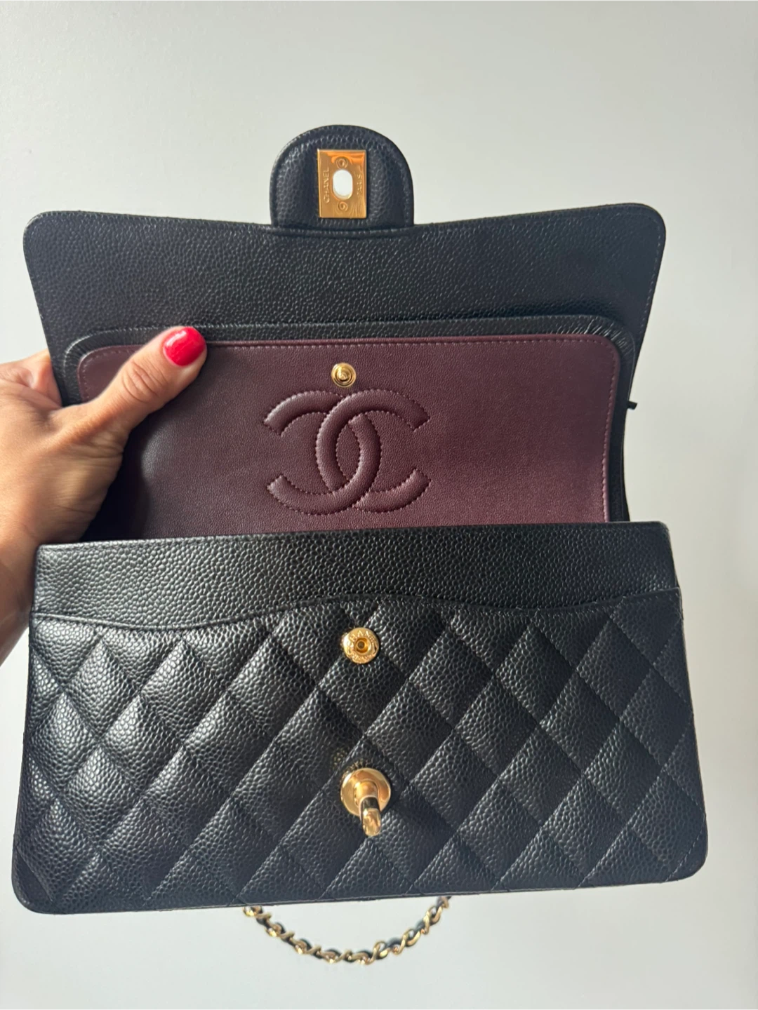 Chanel Classic Flap Handbag - photo 3