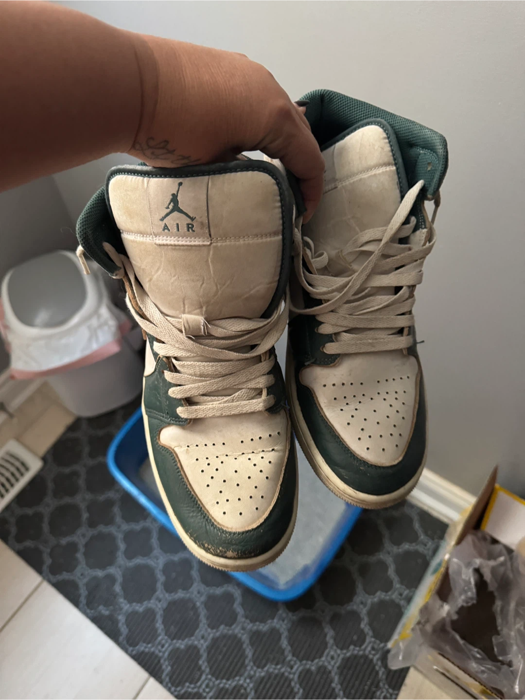 Air Jordan 1 Mid SE Shoes - photo 2