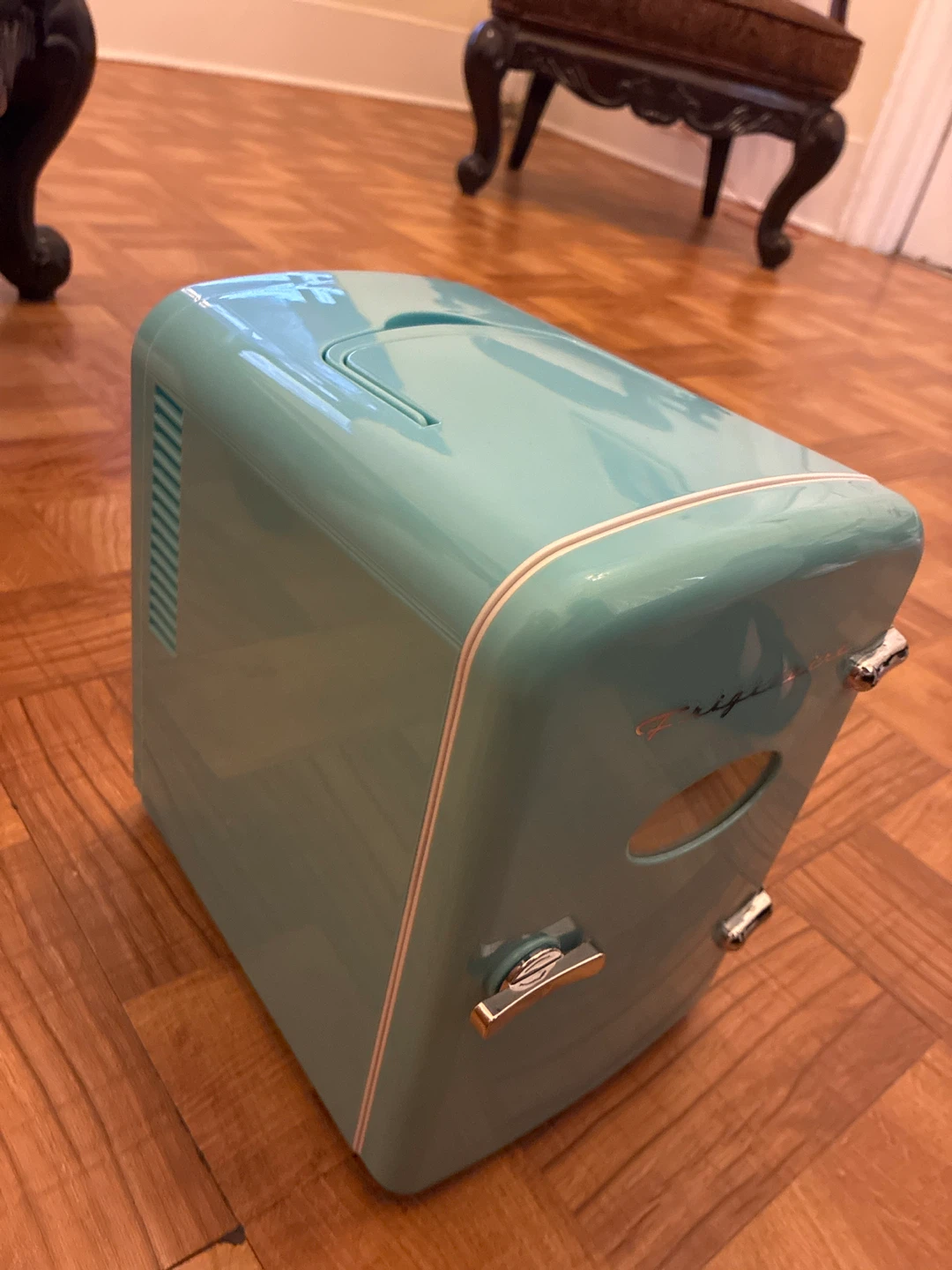 Frigidaire Retro Mini Fridge -BLUE NEW with BOX - photo 3