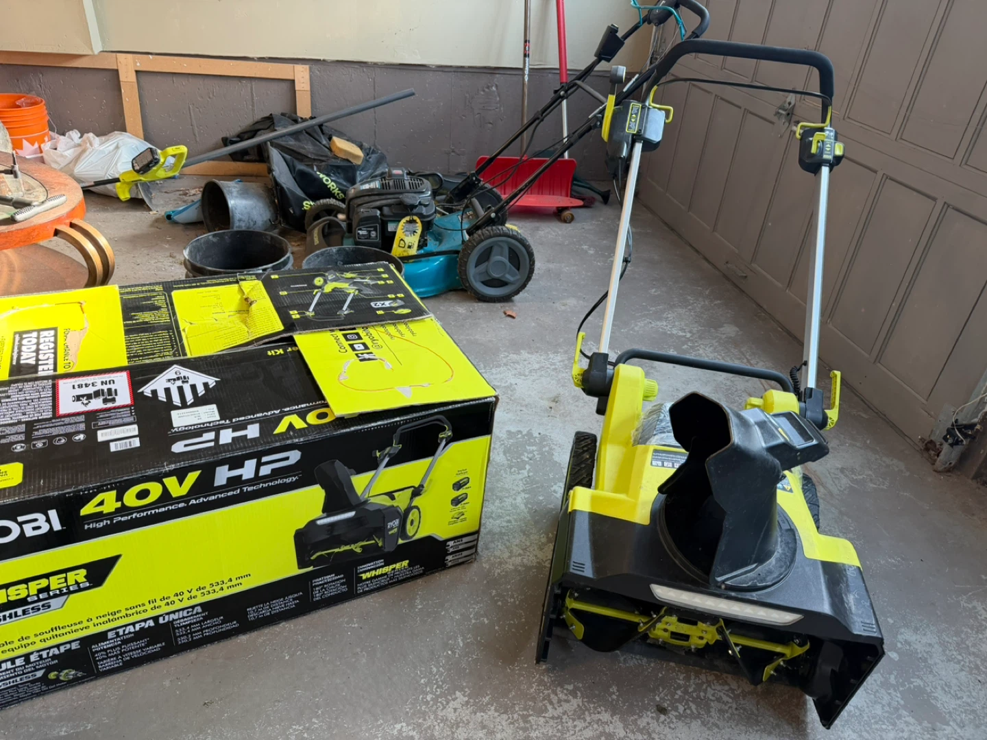 Ryobi 40V Snow Blower Kit with Two 7.5Ah Batteries & Charger
