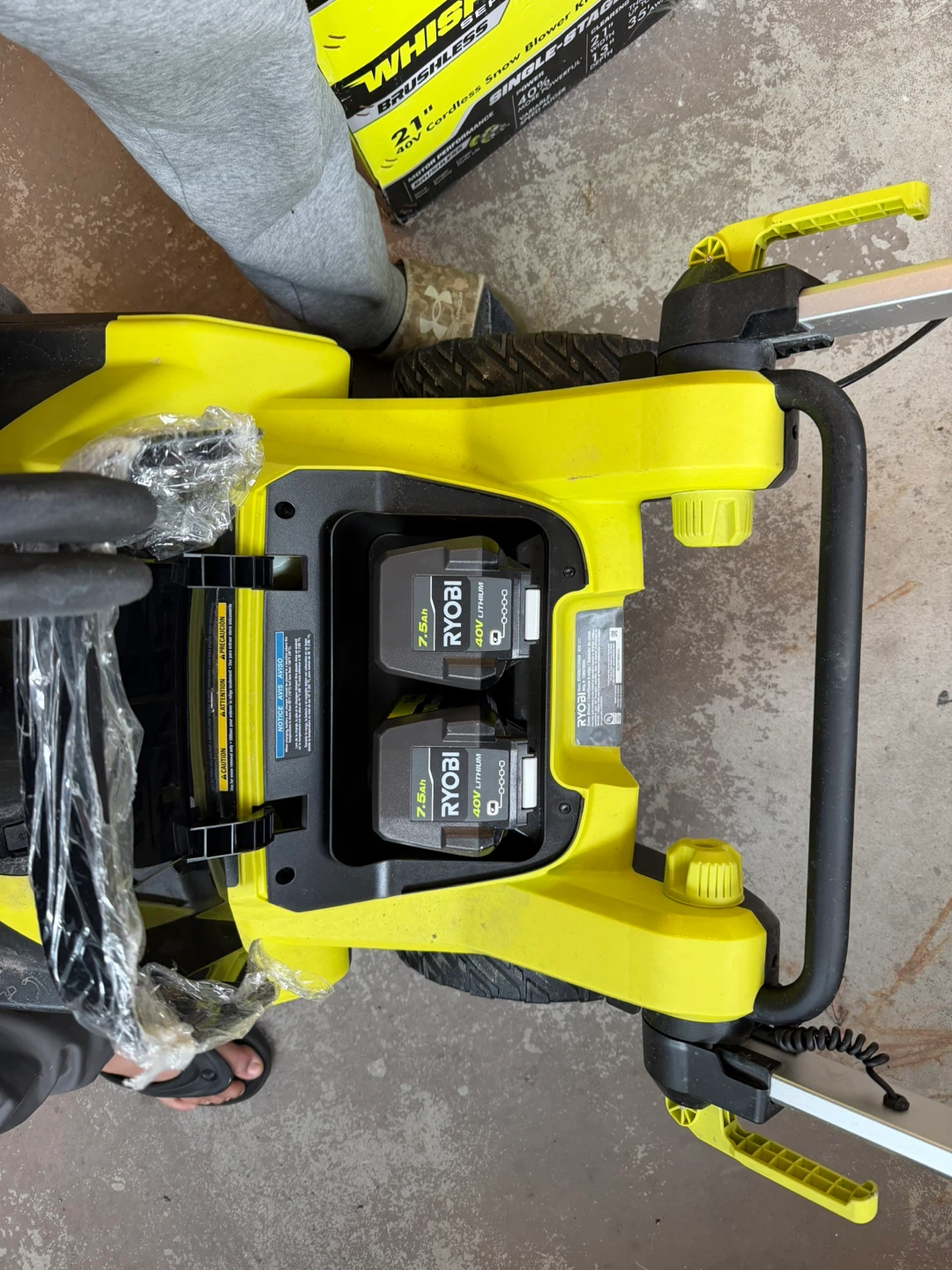 Ryobi 40V Snow Blower Kit with Two 7.5Ah Batteries & Charger - photo 2