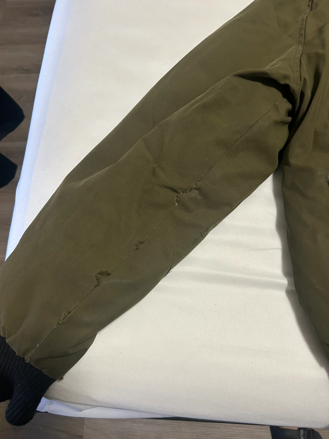 Canada Goose Bomber Jacket - Olive Green - photo 3