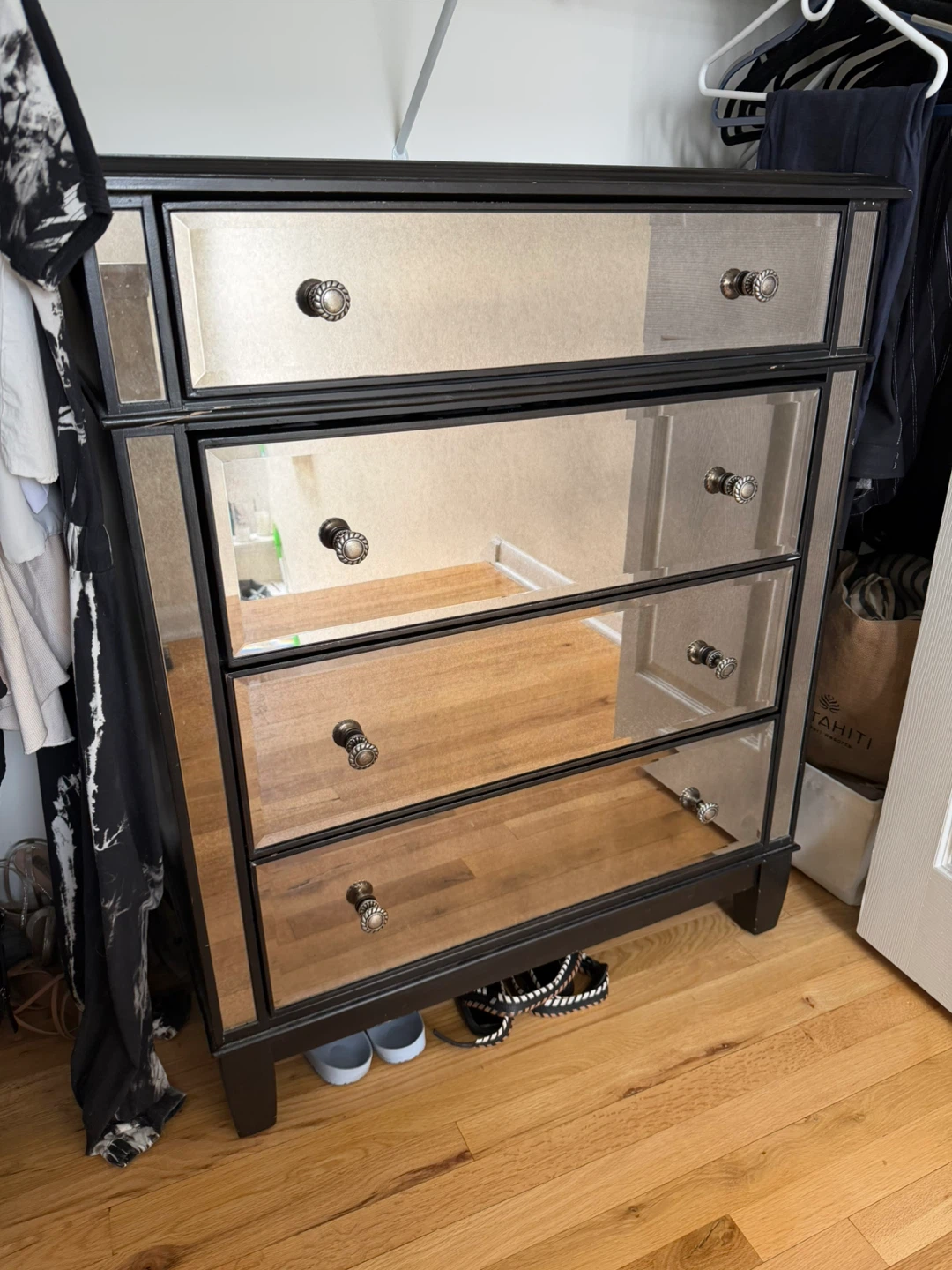 Mirrored Dresser with 4 Drawers