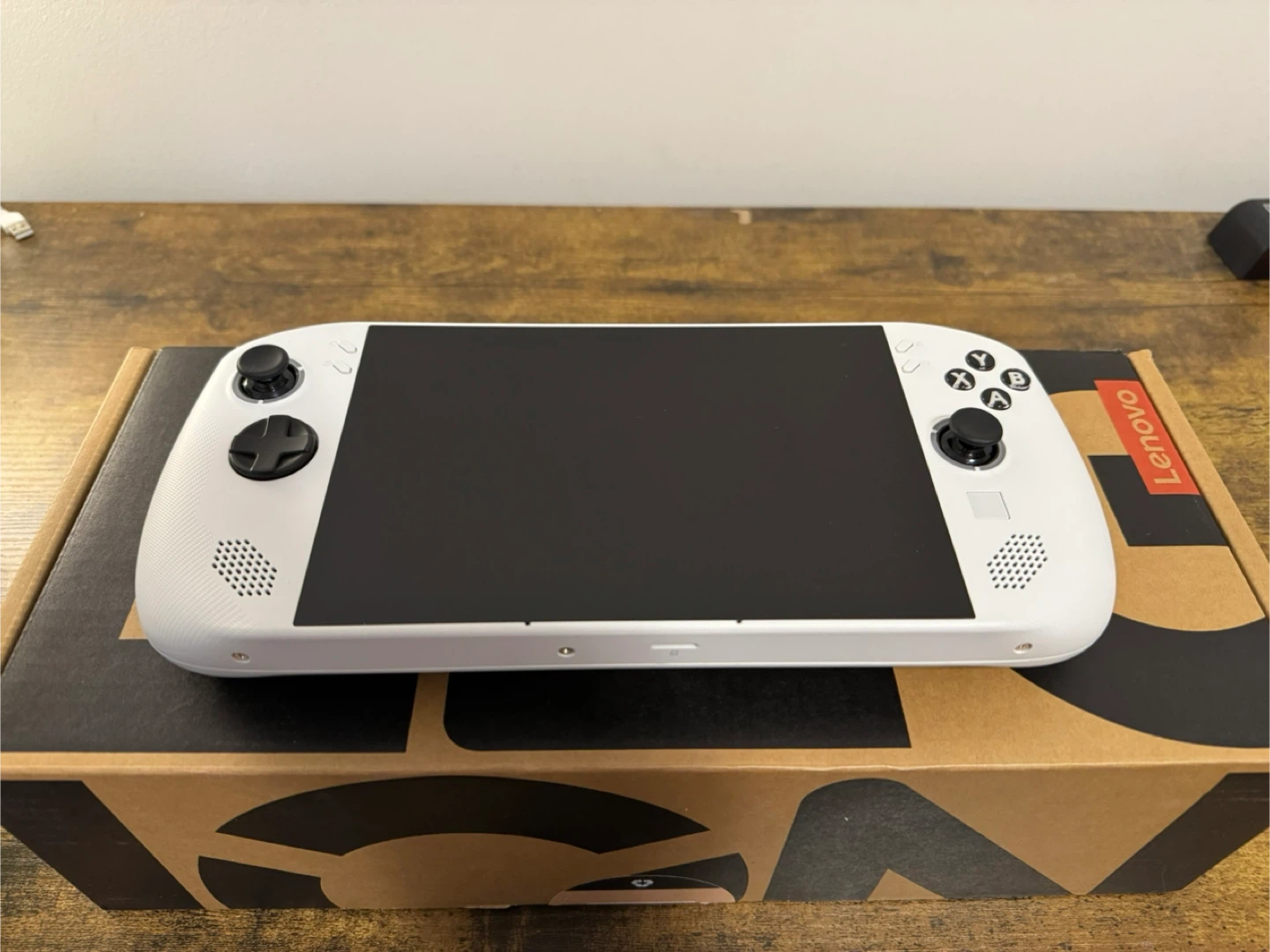 Lenovo Legion Go S 8" 120Hz Gaming Handheld - Glacier White - photo 3