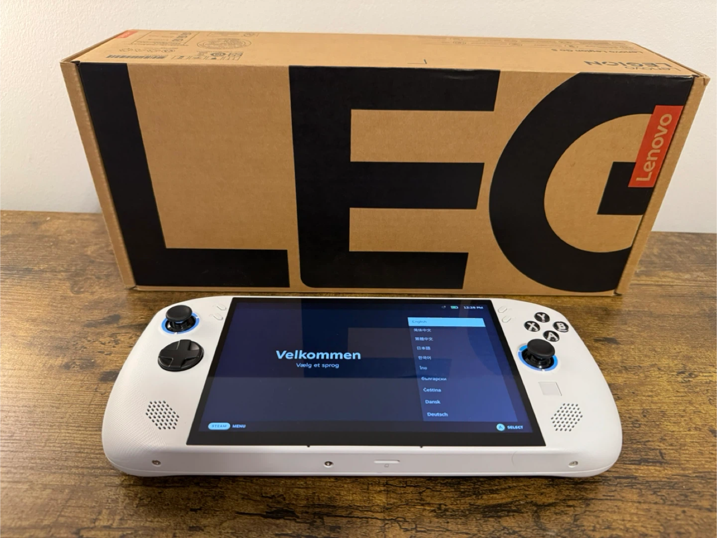 Lenovo Legion Go S 8" 120Hz Gaming Handheld - Glacier White