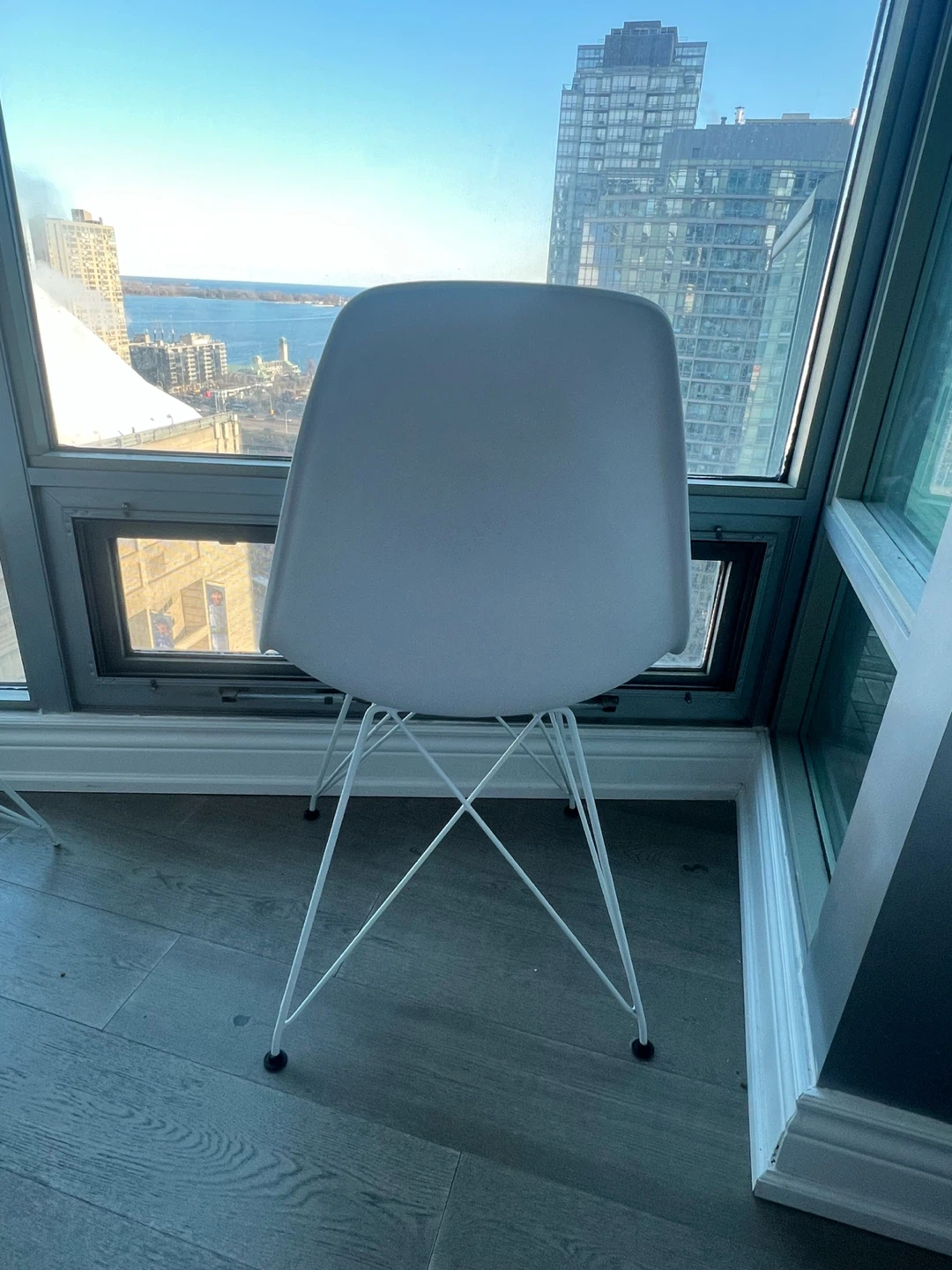 Set of 4 White Dining Chairs - photo 4