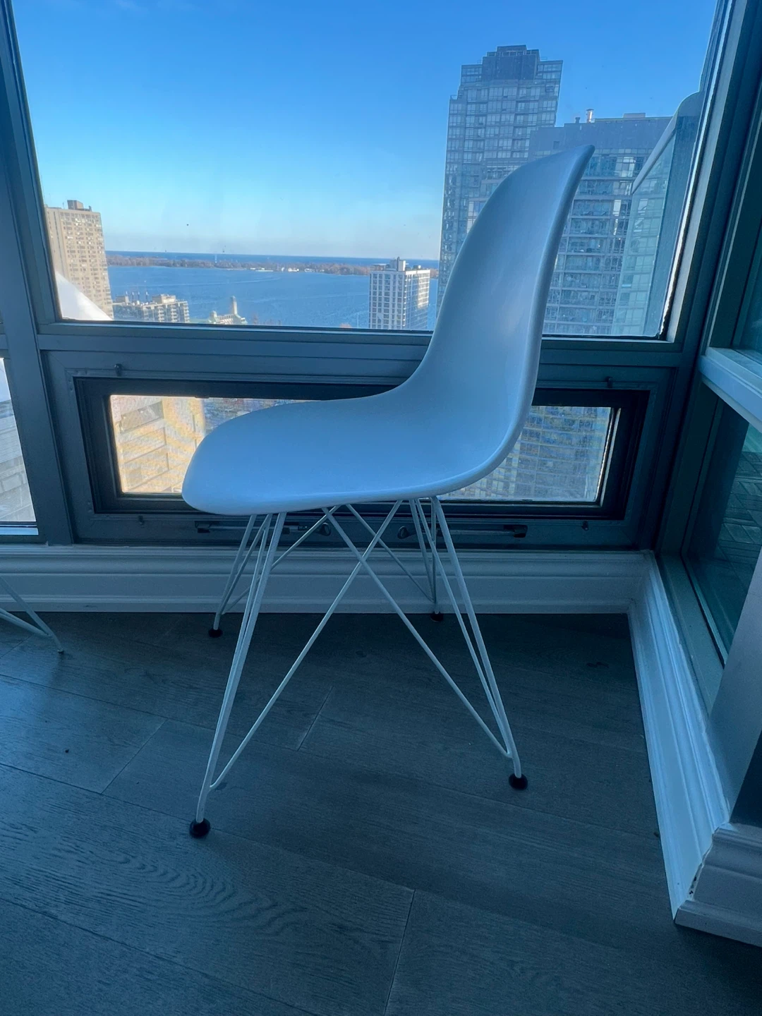 Set of 4 White Dining Chairs - photo 3