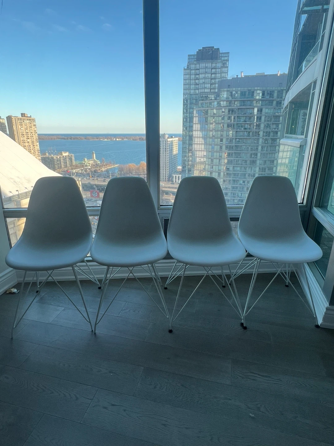 Set of 4 White Dining Chairs