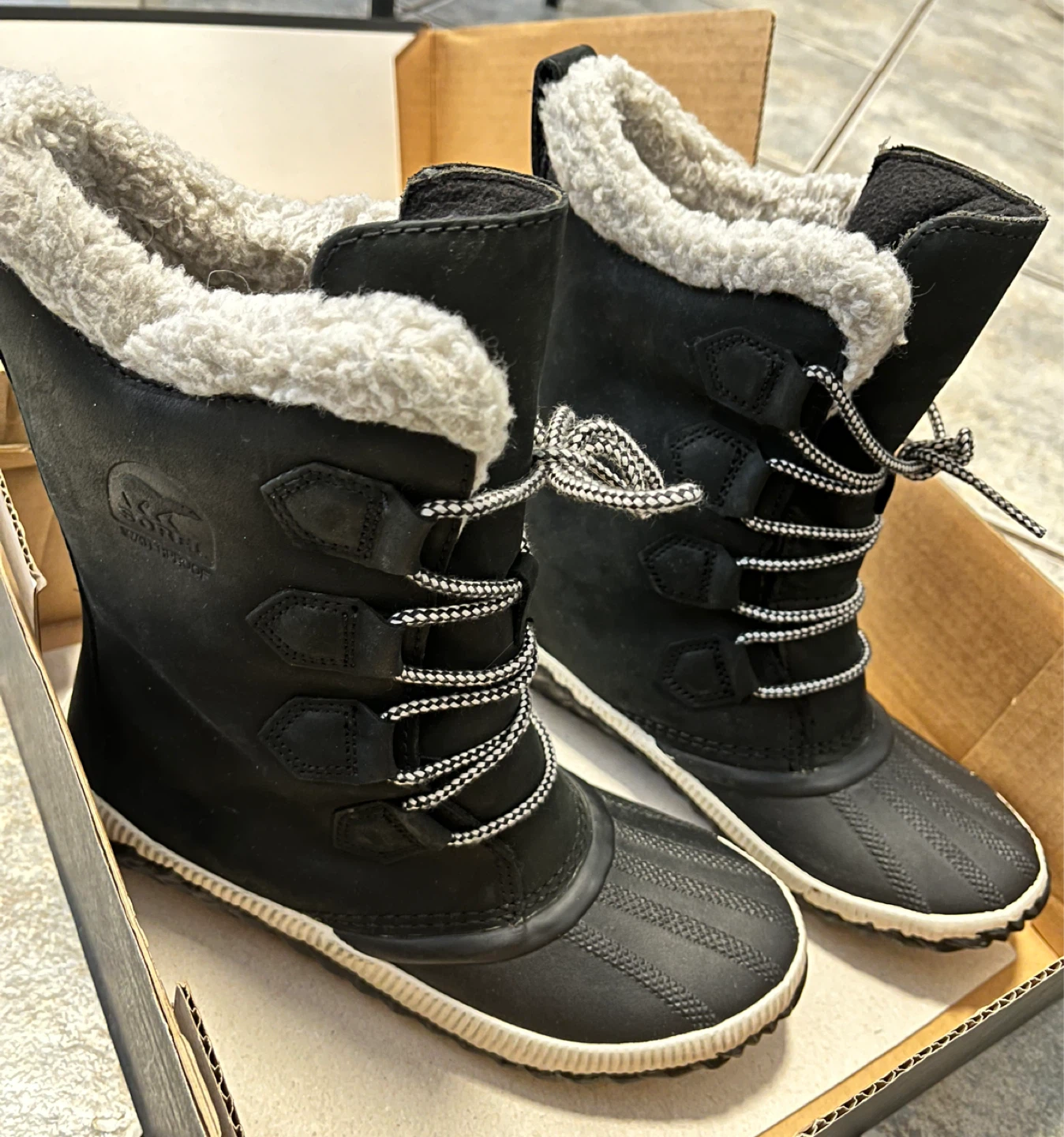 Sorel Women's Winter Boots Size 6.5 - photo 2