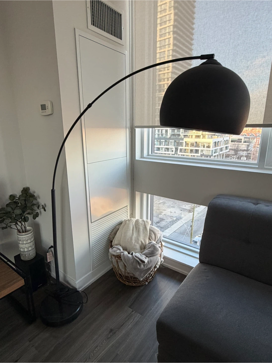 Black Arc Floor Lamp - photo 2