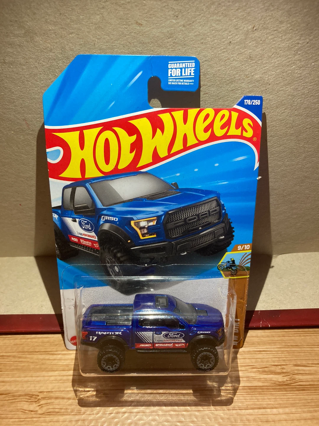 Hot Wheels / 17 Ford F-150 Raptor / Blue