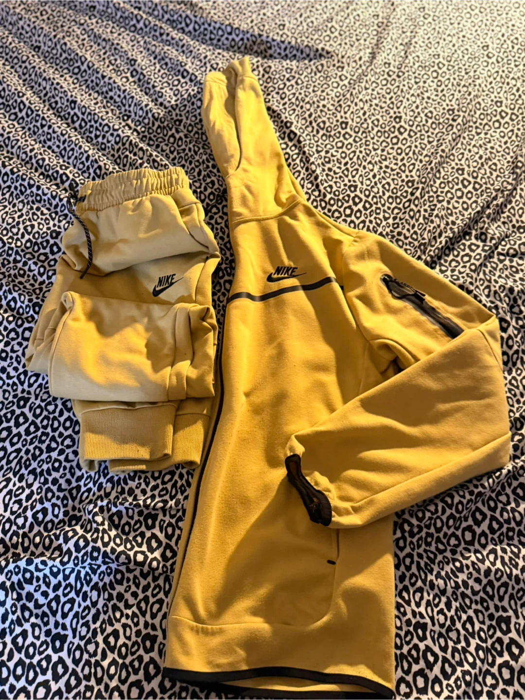 Nike Tech Fleece Tracksuit Set Yellow - photo 4