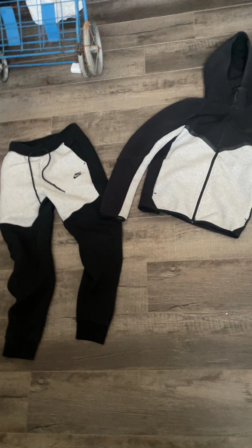 Nike Tech Fleece tracksuit set