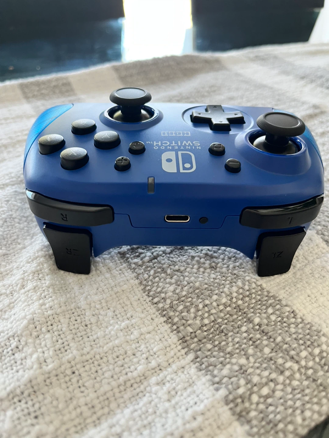 Nintendo Switch Blue Pro Controller - photo 4