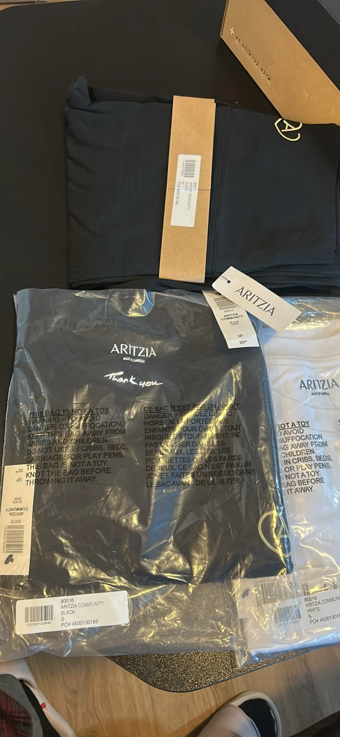 Aritzia T-Shirt Bundle - Black and White