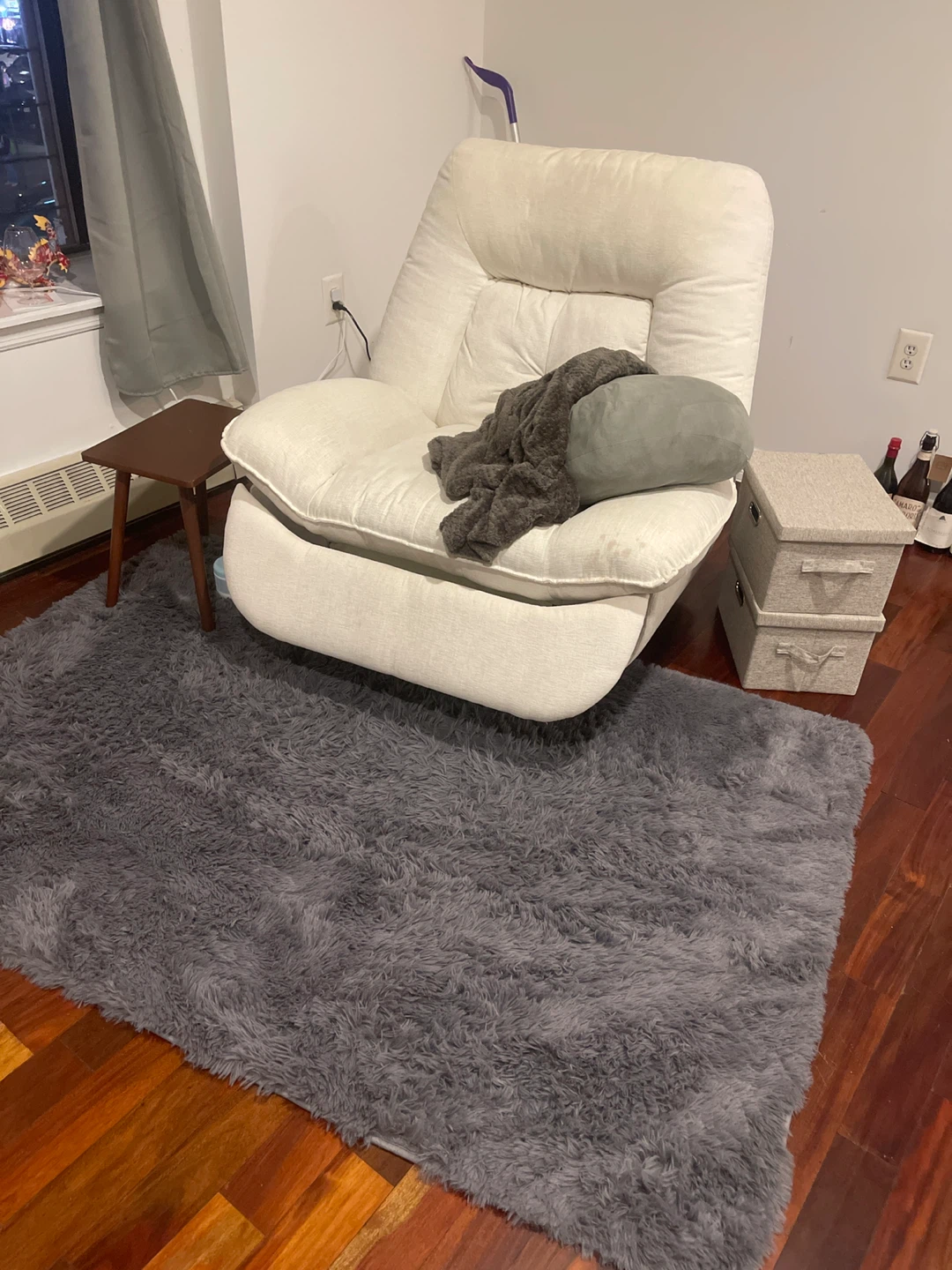 Cream Upholstered Recliner Chair - photo 4