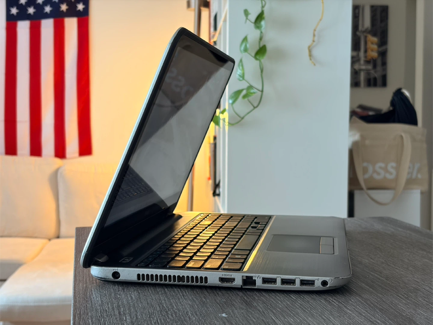 Dell Inspiron 5537 Touch Laptop - i5 / 8GB RAM / 256GB SSD - photo 3